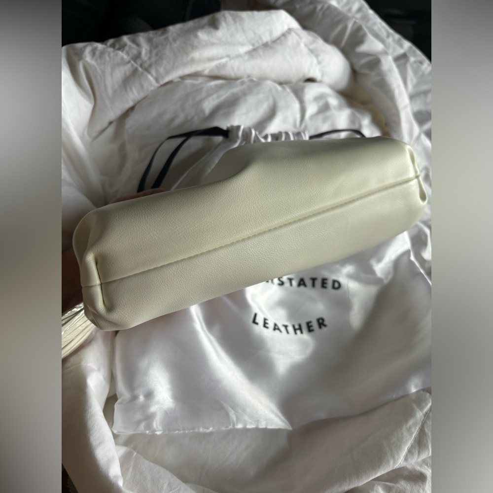 Understated began leather crescent clutch purse with chain ,Tasso and dust bag - Picture 5 of 9
